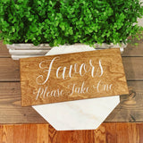 Favors wedding sign. Rustic wedding sign. Please take a favor. Wedding decor. Wedding signs. Favors decor. Wedding table sign. Favors table.